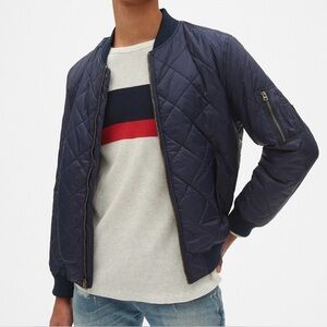 GAP men’s Navy Quilted puffer bomber Jacket size large EUC